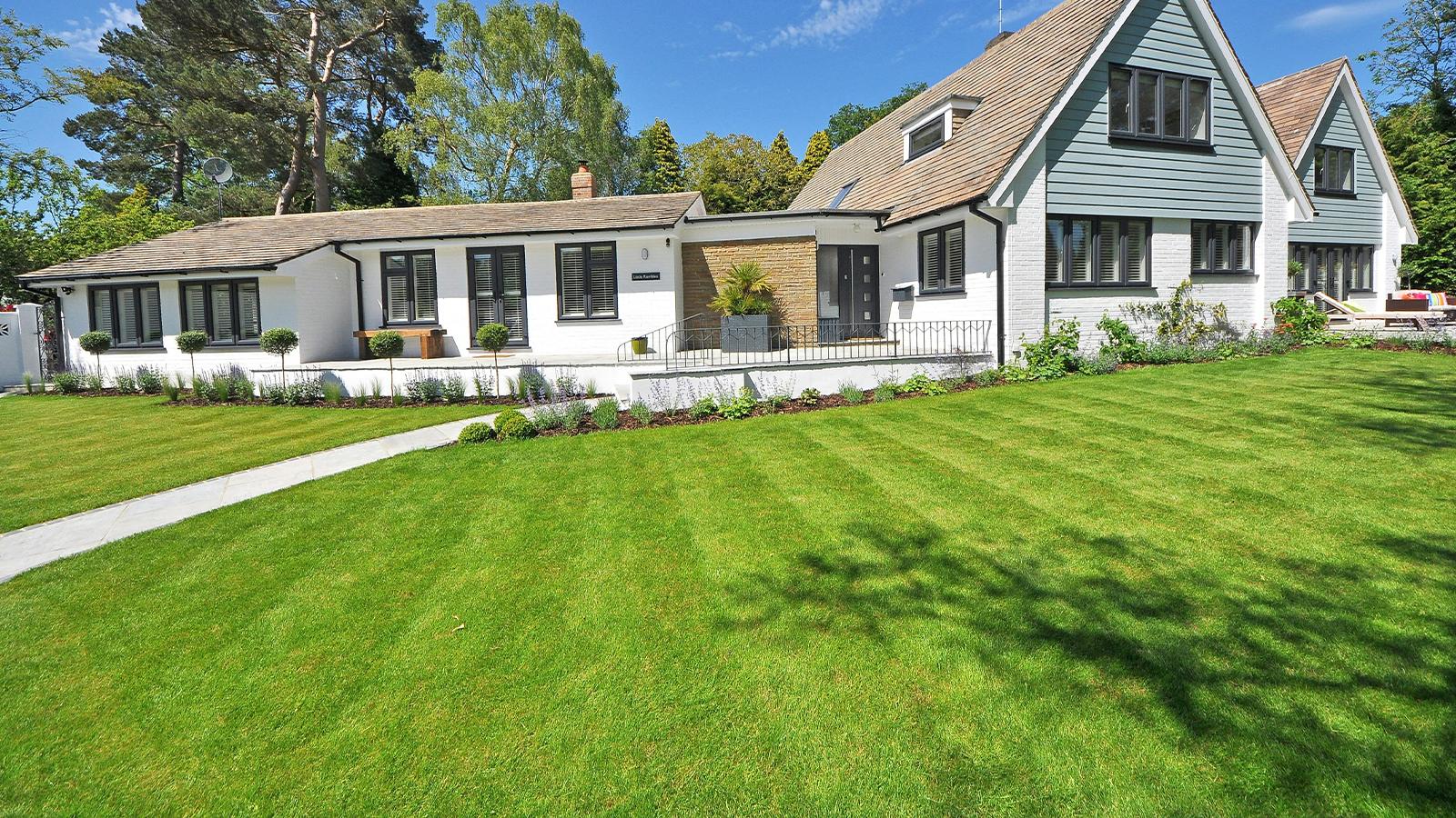 Winter Landscaping Ideas: Keep Your Curb Appeal Year-Round